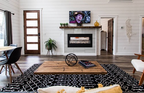 Broken Bow Cabin | NEW! "Moonlight Rest" Luxury Couples Cabin. 1 Bdrm; 1 Bth; Sleeps 4 Hot tub