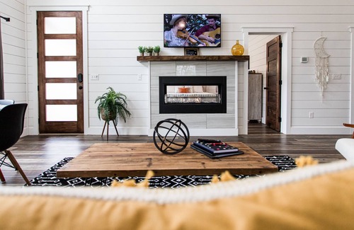 Broken Bow Cabin | NEW! "Moonlight Rest" Luxury Couples Cabin. 1 Bdrm; 1 Bth; Sleeps 4 Hot tub