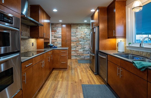 Nashville House | NEW- Music City Outdoor Oasis, 4BR, Hot Tub, FirePits, Bar, Dog Friendly, 1acre