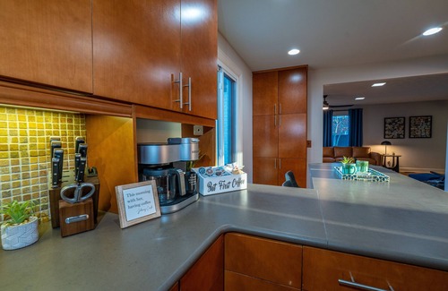 Nashville House | NEW- Music City Outdoor Oasis, 4BR, Hot Tub, FirePits, Bar, Dog Friendly, 1acre