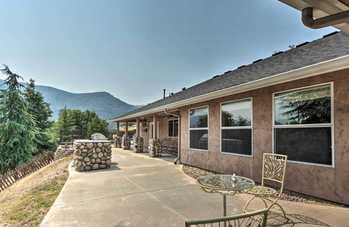 Oakhurst House | NEW! Oakhurst Family Retreat - 19 Mi to Yosemite!