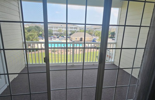 North Myrtle Beach Condo | New on Market.Wonderful 2 bedroom 2 bath Pet friendly Condo in Barefoot landing