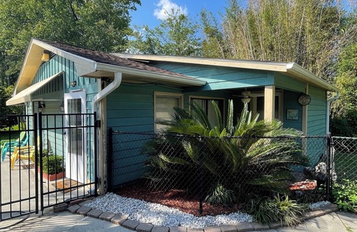 Surfside Beach Cottage | NEW OWNER/NEWLY RENOVATED~1bdrm Cottage~safe neighborhood~1mile to beach~Sleeps4