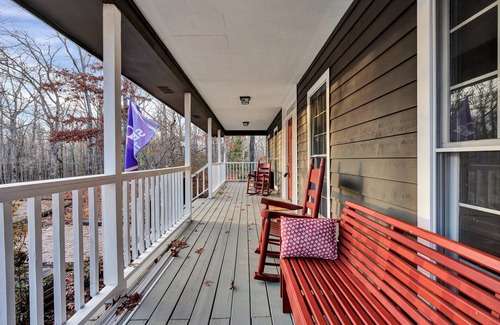 Sewanee House | New! Peaceful Retreat on a Private Lake - Spring Specials!