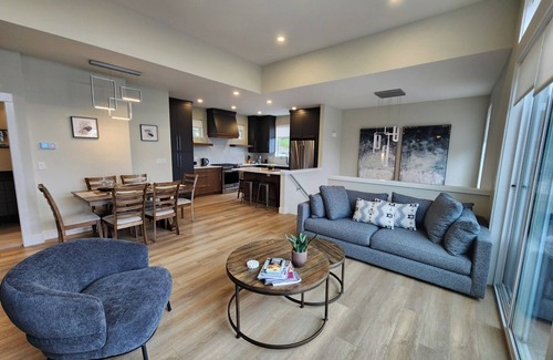 Regional District of Nanaimo House | New pet friendly house with amazing mountain and water views