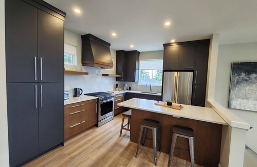 Regional District of Nanaimo House | New pet friendly house with amazing mountain and water views