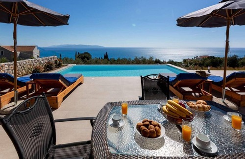 Vlachata Villa | New photos Two bed pool close to shops seaview