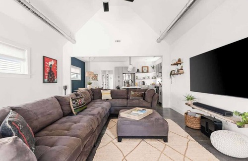 The Nations House | New Pool! Family-Friendly House close to Downtown!