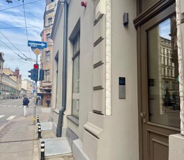 Centrs Apartment | NEW! Premium Design, Free Locked Parking, 5 min to the Old Town