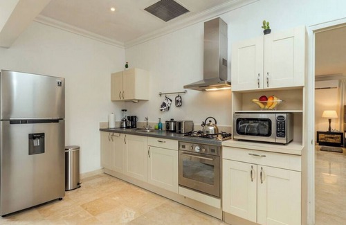 Malmok House | NEW Premium Luxury 2BR 3BA Pool House
