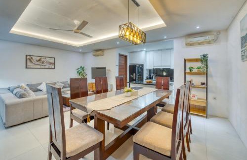 Berawa Villa | New Private 4BDR Villa - Canggu Center - Near ATLAS & Finns Beach Club