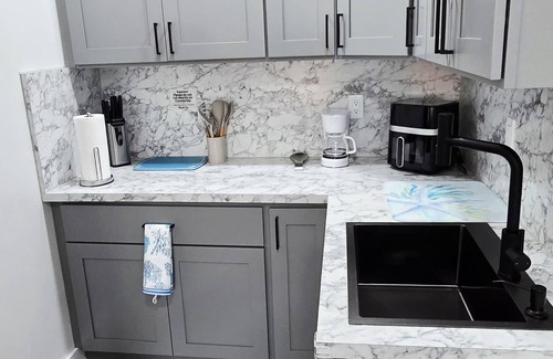 Port Saint Lucie Apartment | New private apt in quiet neighborhood,king bed.