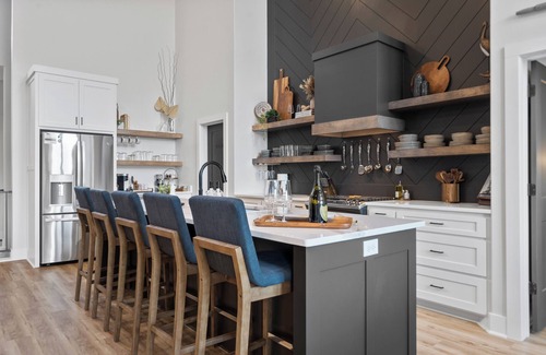 Hot Springs House | NEW~ Private Pool~Movie Room~Lake Hamilton~Boat Dock