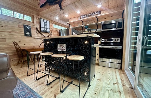 Kedron Cabin | NEW PRIVATE Quiet Cabin~Mountain Forest View~3 KING BEDS~FIRE PIT, 1 ACRE~HIKING