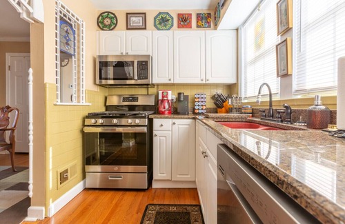 Northampton House | New Property! Private Home,Centrally Located in St. Louis