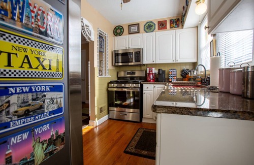 Northampton House | New Property! Private Home,Centrally Located in St. Louis