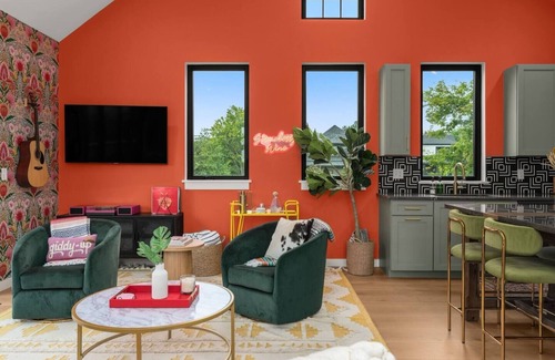 Hillsboro Village House | NEW! Queens of Music Row | Hot Tub + 1.5Mi to Bway