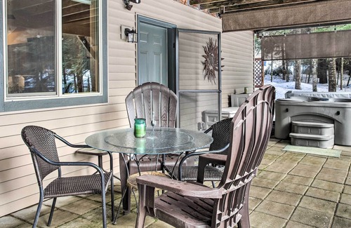 Rathdrum Apartment | NEW! Rathdrum Escape w/ Hot Tub, 2 Blocks to Water