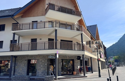 Saint-Lary-Soulan Apartment | New - Refined apartment in Saint-Lary village center, 3 bedrooms- 8 pers.