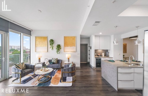 Second Ward Apartment | NEW Reluxme | High-Rise Escape 2BD w/ King Top Amenities🏙️