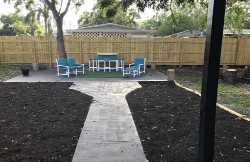 Bearss Plaza House | New remodeled Centrally located 2 Bedroom Home Near Everything