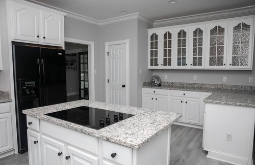Bracey House | New Renovated Lake Front Home 6,000 SqFt Sleeps 22