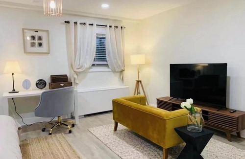 Downtown Atlanta Apartment | New Renovated Modern 2 BR Unit l Downtown ATL