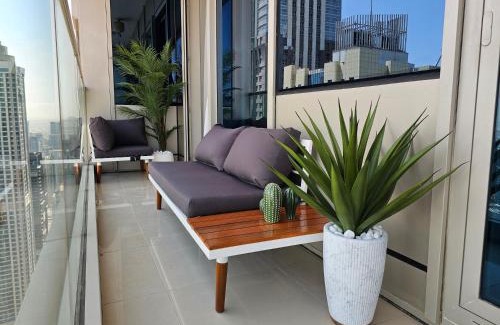 Dubai Apartment | New Renovated Stylish 1 Br Dubai View 73 Floor
