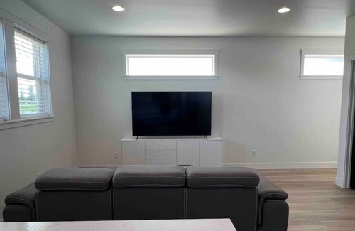 Post Falls Apartment | New! Sandtrap -Easy access to golf course!