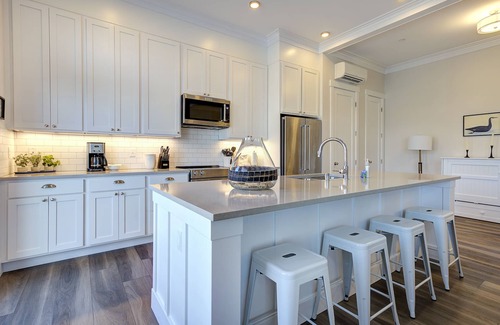 Seabrook House | *New* Seabrook's The Penthouse: Oceanview, Dog Friendly!