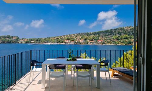 Skrivena Luka Apartment | New seafront apartments in Skrivena Luka