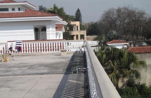 F-8 Sector House | New Shelton Guest House
