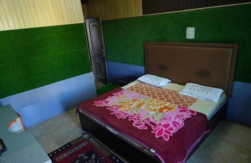 Didihat Hotel | New Shri Anand Best Hotel Berinag