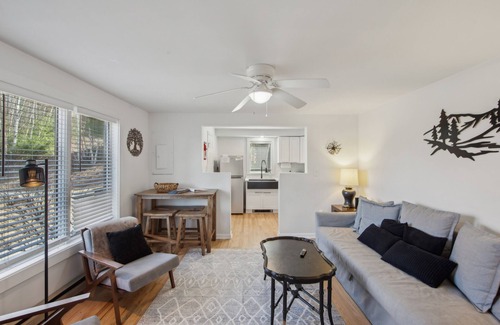 North Creek House | NEW! Sleeping Bear Cozy Corner End Unit by The Summit at Gore Mountain