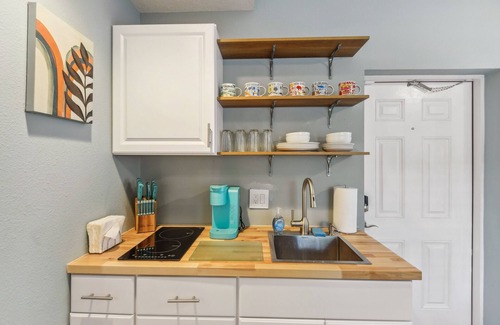 New Smyrna Beach Apartment | New Smyrna Beach Hideaway < 1 Mi to Beach!