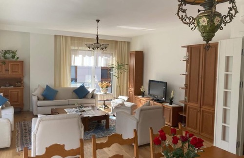 Kadikoy Apartment | NEW Spacious 3 Bedroom Apartment in Fenerbahce