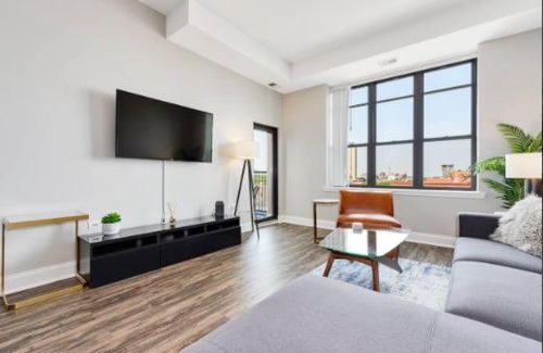 Prairie District Apartment | New! Spacious 3BR Apartment near McCormick Place