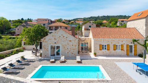 Skrip Villa | NEW! Stone Villa Olim Civitas with 3 bedrooms, private pool, and sea views