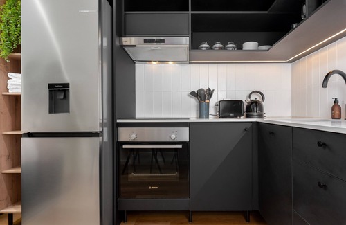 Sea Point Apartment | New Studio Apartment Braai and Pool Deck