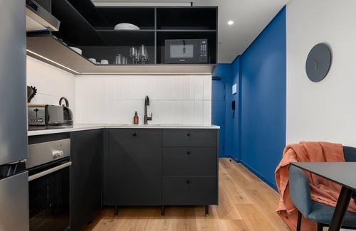 Sea Point Apartment | New Studio Apartment Braai and Pool Deck