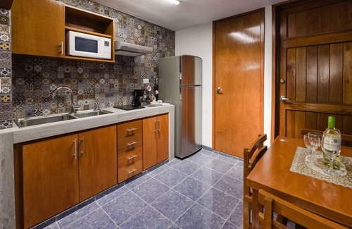 Centro Apartment | New! Studio w/balcony, WiFi+, wine cooler & more!
