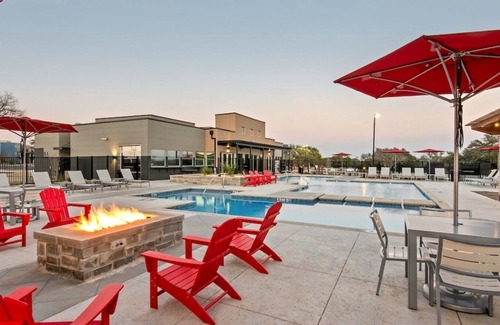 Marble Falls Apartment | “NEW” Studio with pool, Baylor Medical, CO River, Lakes, WiFi, games, gym, tv