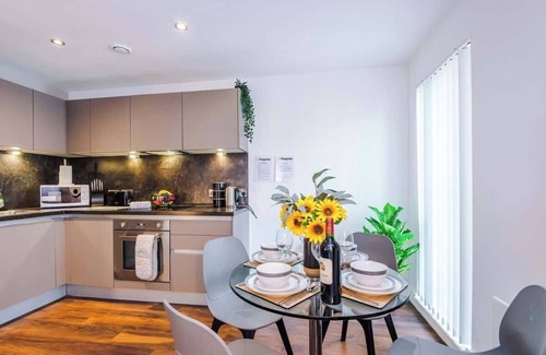 Manchester City Centre Apartment | NEW! Stunning 2 Bed Flat in Manchester, Sleeps 4!