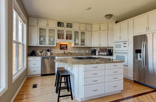 Swannanoa House | New Stunning Lil Bit of Heaven w/Mt Views near Asheville Spacious Relaxing