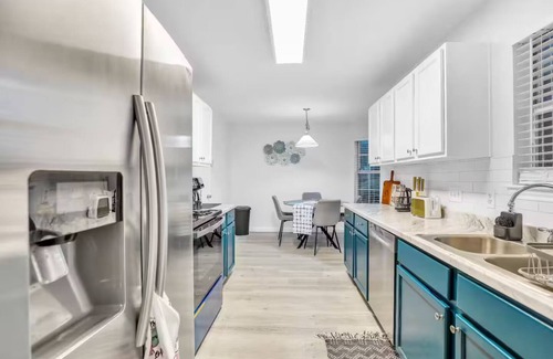 Allen House | New & Stylish 4BR/3BA Getaway-Peaceful Modern home