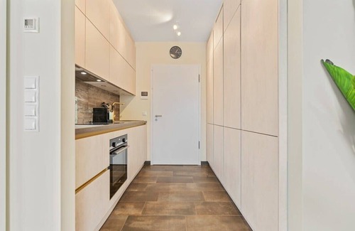 Hollerich Apartment | New Stylish Apt w/Free Parking & Equipped Kitchen