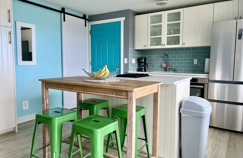 Lincoln City House | NEW! Stylish-Ocean Views-Walk 2 Beach, Bay, Shops!