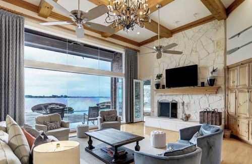 Montgomery Villa | NEW! The Sweet Breeze: Lakefront Luxury for 20 Guests!
