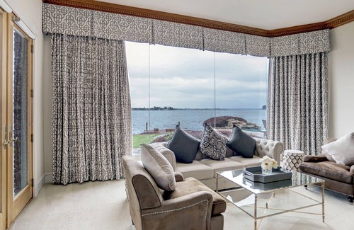 Montgomery Villa | NEW! The Sweet Breeze: Lakefront Luxury for 20 Guests!