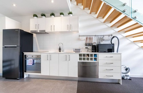 Braddon Apartment | New to VRBO: Bright Loft-Style Apt with Gorgeous View